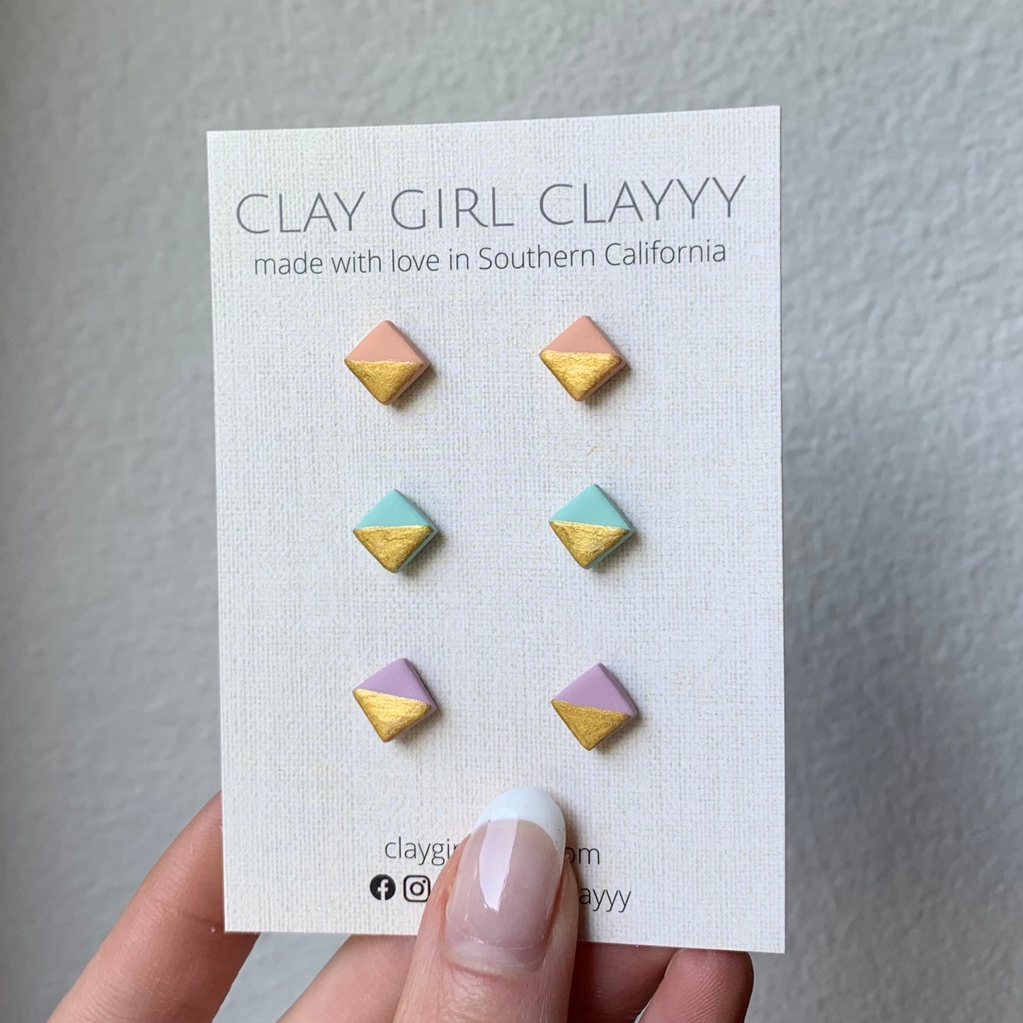 MINIMAL-CHIC PASTEL STUDS