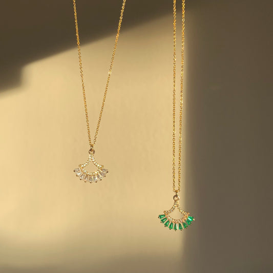 CRYSTAL PENDANT NECKLACE