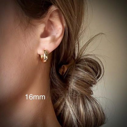 CHIC THICK HOOPS | 18k gold coated | simple hoop earrings | sensitive skin hoops | chubby huggie hoops | thick hoops | gold clasp hoops