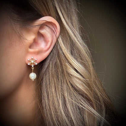 PEARL SNOWFLAKE EARRINGS | 18k gold snowflake post earrings | holiday pearl dangle earrings | chic Christmas earrings | sparkly snowflakes
