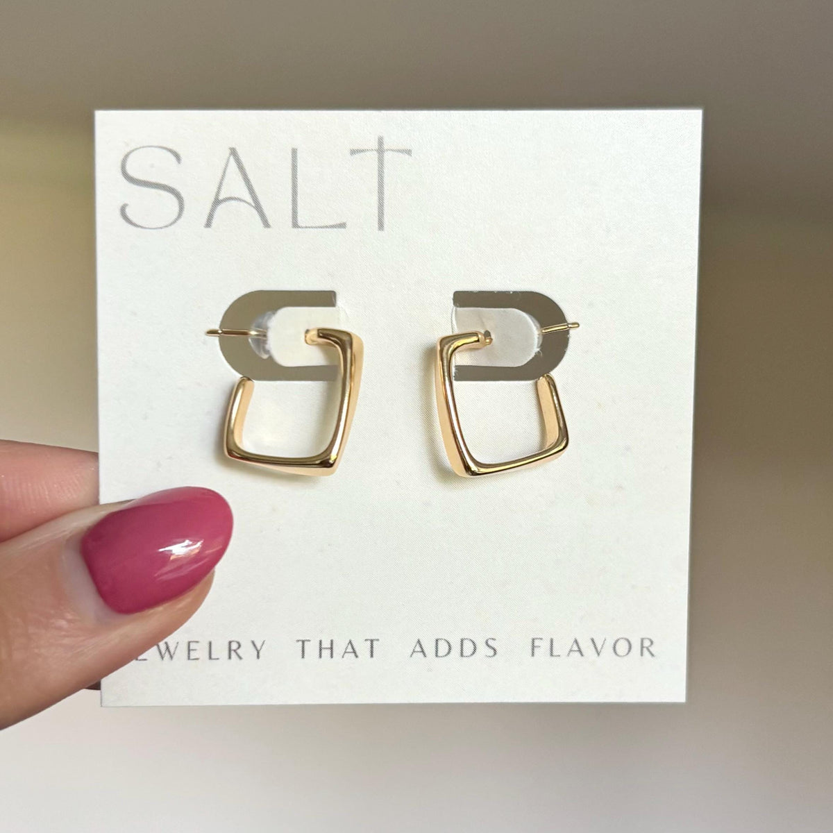 CHIC SQUARE HOOPS | 18k gold coated | stud hoop earrings | sensitive skin hoops | everyday earrings | geometric hoops | gold square hoops