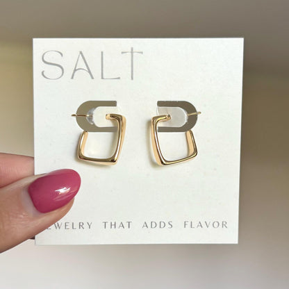 CHIC SQUARE HOOPS | 18k gold coated | stud hoop earrings | sensitive skin hoops | everyday earrings | geometric hoops | gold square hoops