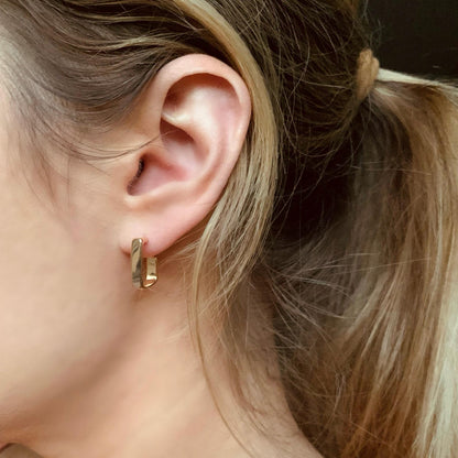 CHIC SQUARE HOOPS | 18k gold coated | stud hoop earrings | sensitive skin hoops | everyday earrings | geometric hoops | gold square hoops