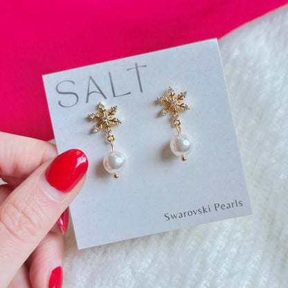 PEARL SNOWFLAKE EARRINGS | 18k gold snowflake post earrings | holiday pearl dangle earrings | chic Christmas earrings | sparkly snowflakes