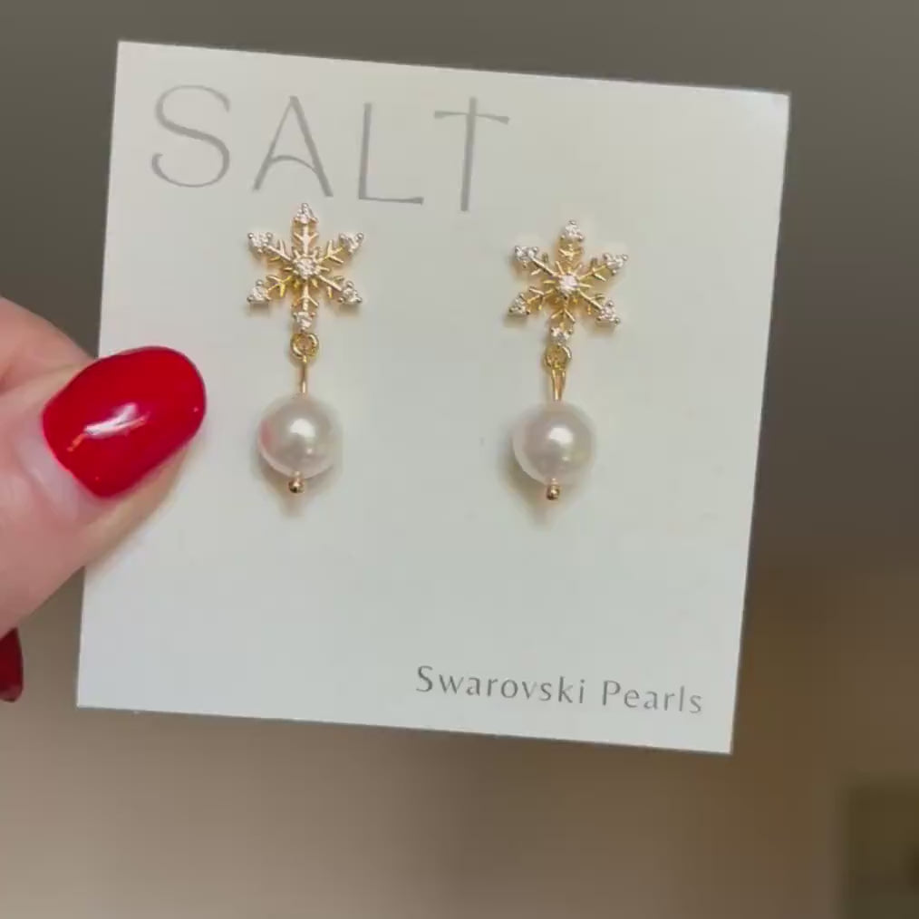 PEARL SNOWFLAKE EARRINGS | 18k gold snowflake post earrings | holiday pearl dangle earrings | chic Christmas earrings | sparkly snowflakes
